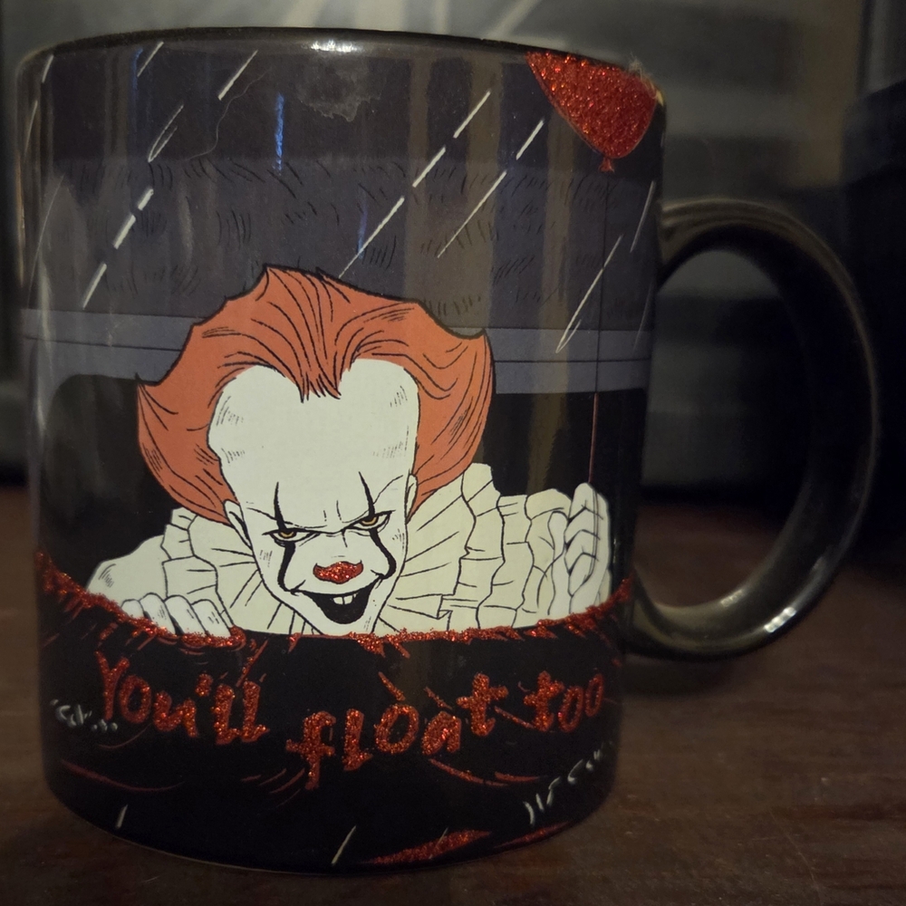 IT “You’ll Float Too” Pennywise the Clown Glitter Ceramic Mug, 20 Ounce Used